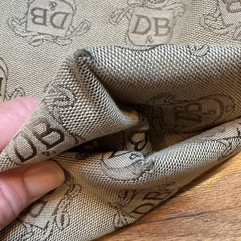 Vintage DOONEY & BOURKE Signature Crest Hobo Bag
